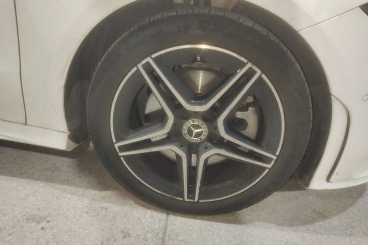 Used Mercedes-Benz CLA 2023 CLA 260 4MATIC Right Front Wheel Hub