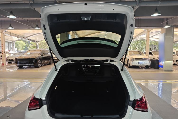 Used Mercedes-Benz CLA 2023 CLA 200 Shooting Brake Trunk