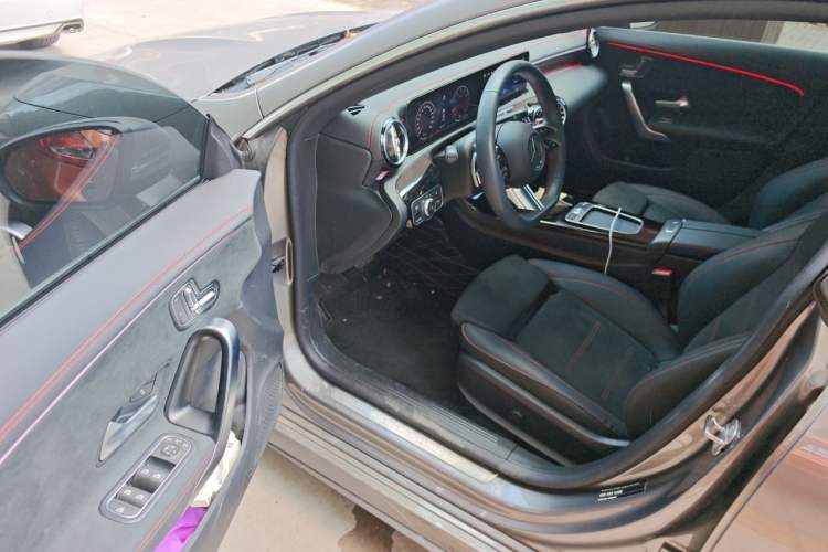 Used Mercedes-Benz CLA 2024-Year Facelifted CLA 200 Driver Seat