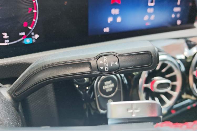 Used Mercedes-Benz CLA 2024-Year Facelifted CLA 200 Gear Lever