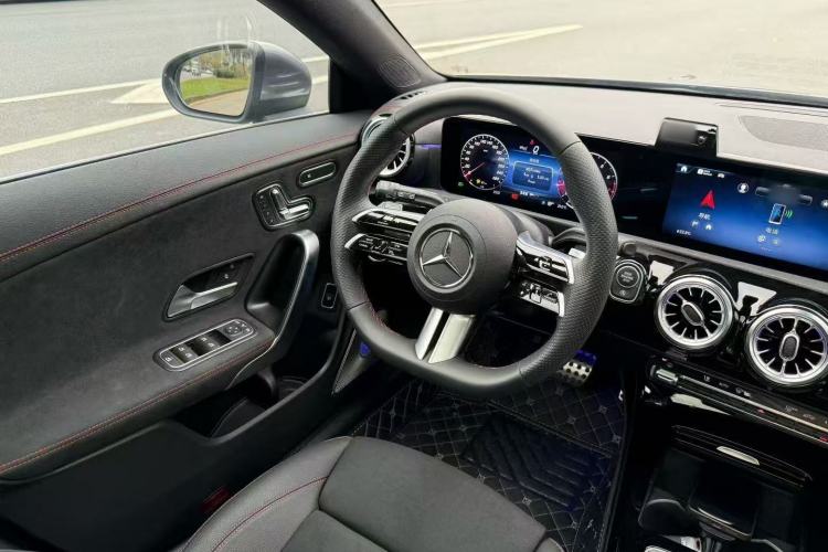 Used Mercedes-Benz CLA 2024 Facelifted CLA 200 Shooting Brake Interior 1