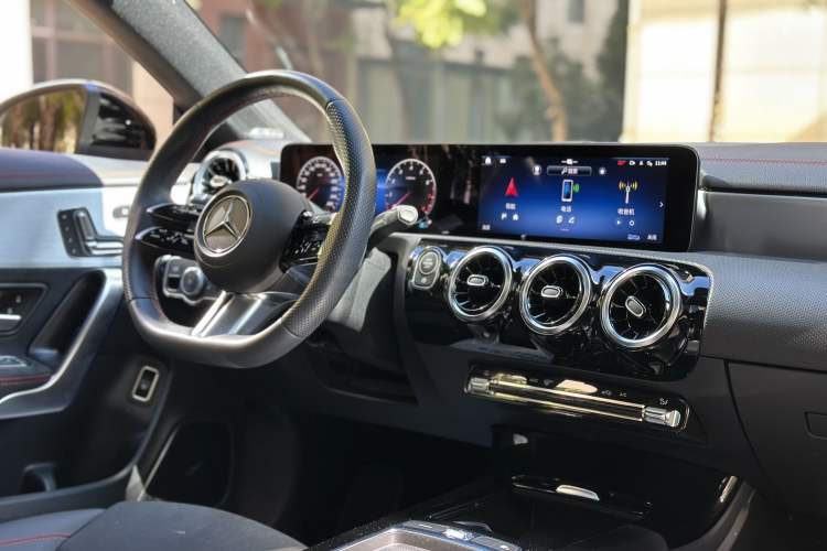 Used Mercedes-Benz CLA 2024 CLA 220 Interior 12