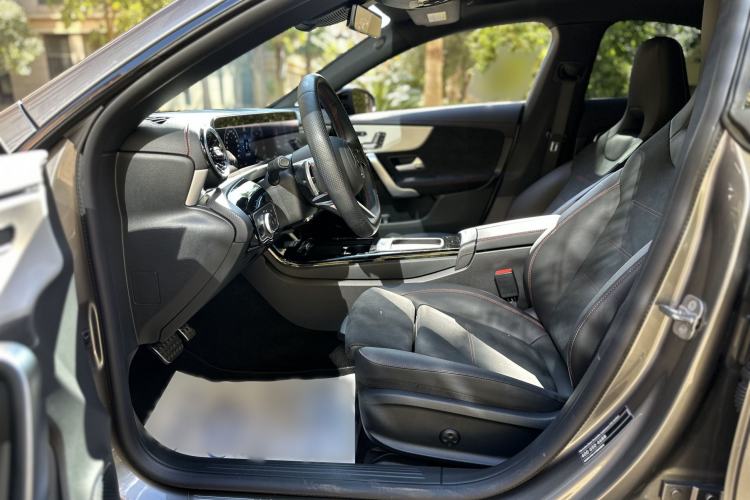 Used Mercedes-Benz CLA 2024 CLA 220 Interior 15