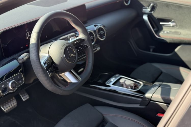 Used Mercedes-Benz CLA 2024-Year Facelifted CLA 200 Interior 3