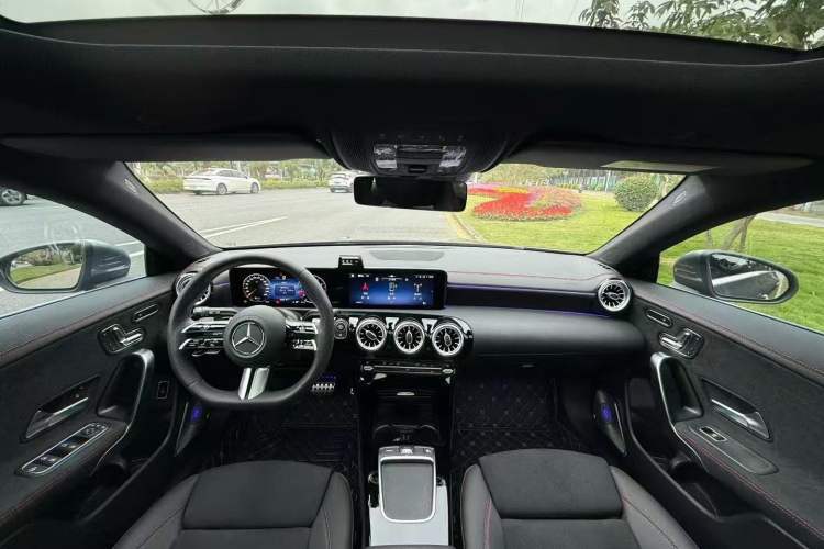 Used Mercedes-Benz CLA 2024 Facelifted CLA 200 Shooting Brake Interior 3
