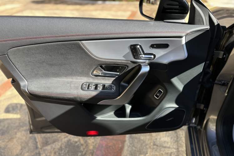 Used Mercedes-Benz CLA 2024 CLA 220 Interior 5