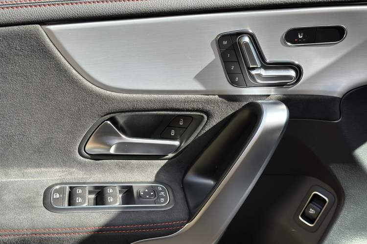 Used Mercedes-Benz CLA 2024 CLA 220 Interior 6