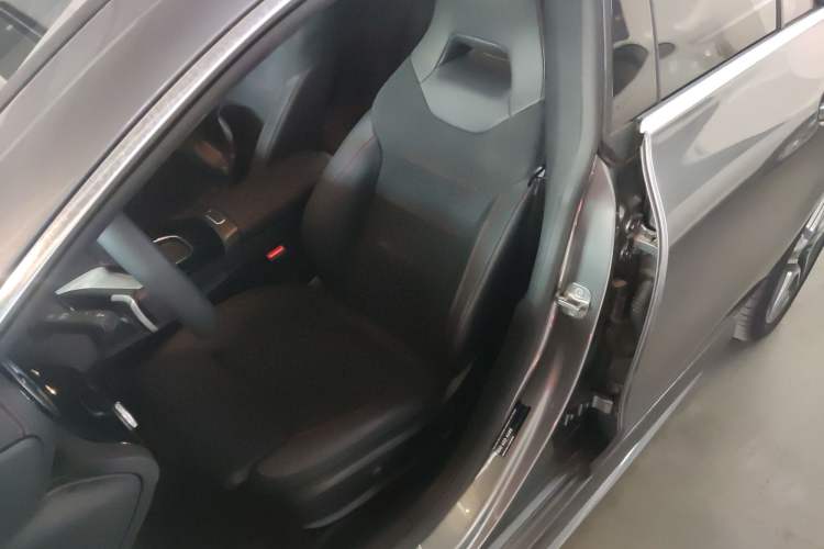 Used Mercedes-Benz CLA 2024-Year Facelifted CLA 200 Left Front Seat