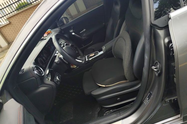 Used Mercedes-Benz CLA 2024-Year Facelifted CLA 200 Left Front Seat