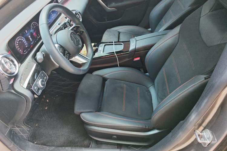 Used Mercedes-Benz CLA 2024-Year Facelifted CLA 200 Left Front Seat