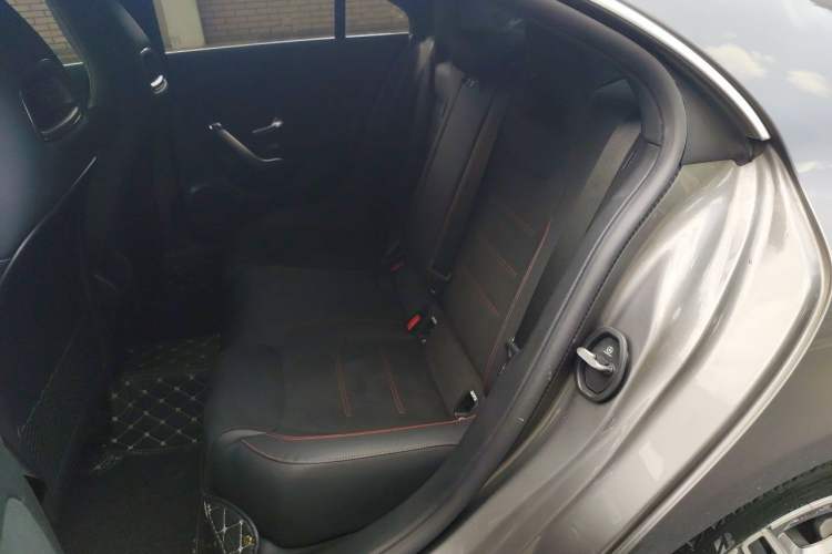 Used Mercedes-Benz CLA 2024-Year Facelifted CLA 200 Left Rear Seat