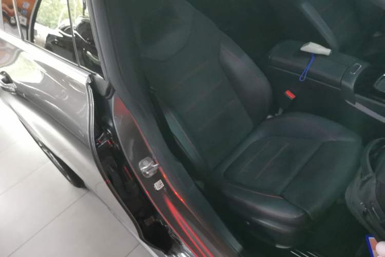 Used Mercedes-Benz CLA 2024 CLA 200 Shooting Brake Right Front Seat