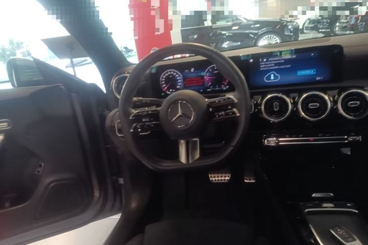 Used Mercedes-Benz CLA 2024 CLA 200 Shooting Brake Steering Wheel