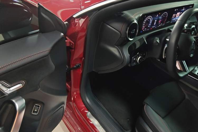 Used Mercedes-Benz CLA 2024 CLA 200 Shooting Brake Driver Seat