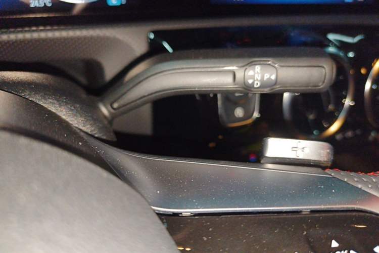 Used Mercedes-Benz CLA 2024-Year Facelifted CLA 200 Gear Lever