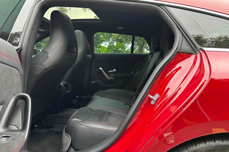 Used Mercedes-Benz CLA 2024 CLA 200 Shooting Brake Interior 2