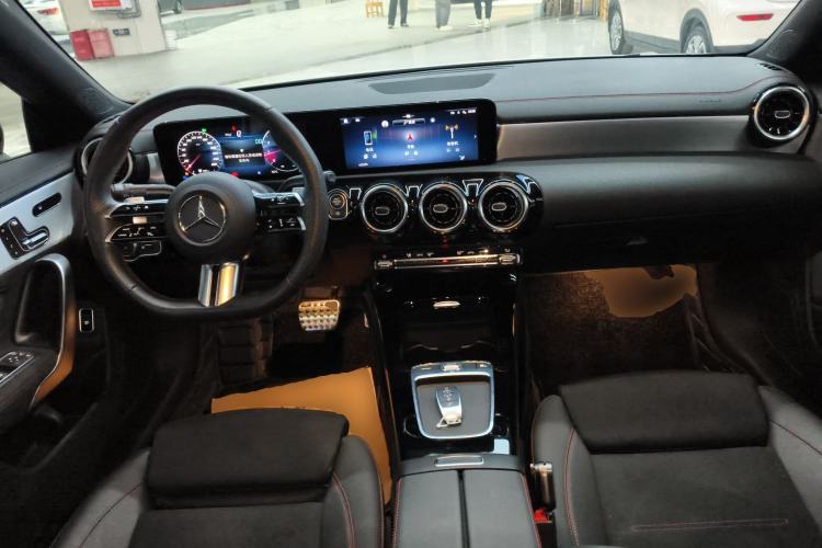 Used Mercedes-Benz CLA 2024 CLA 220 Center Console