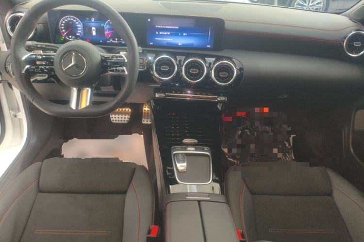 Used Mercedes-Benz CLA 2024 CLA 200 Shooting Brake Center Console