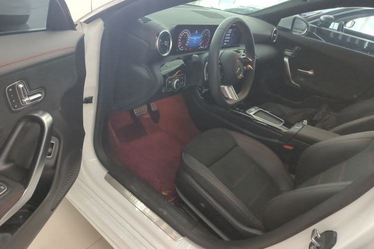 Used Mercedes-Benz CLA 2024-Year Facelifted CLA 200 Driver Seat