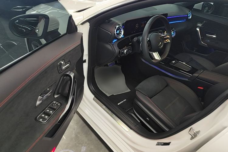 Used Mercedes-Benz CLA 2024 Facelifted CLA 200 Shooting Brake Driver Seat