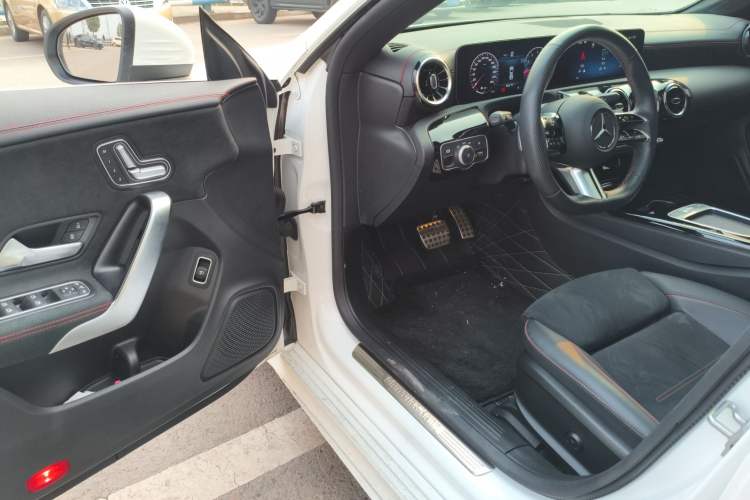 Used Mercedes-Benz CLA 2024 CLA 200 Shooting Brake Driver Seat