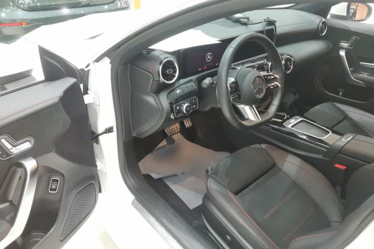 Used Mercedes-Benz CLA 2024 Facelifted CLA 200 Shooting Brake Driver Seat