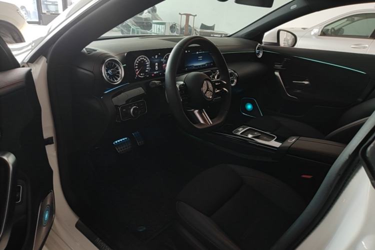 Used Mercedes-Benz CLA 2024-Year Facelifted CLA 200 Driver Seat