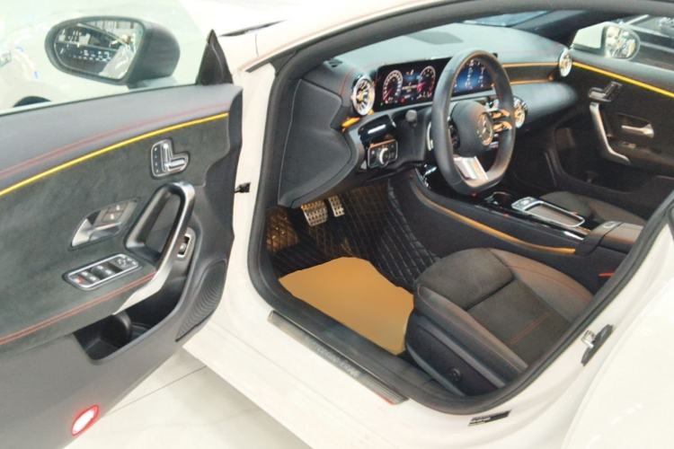 Used Mercedes-Benz CLA 2024-Year Facelifted CLA 200 Driver Seat