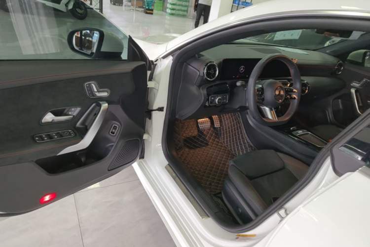 Used Mercedes-Benz CLA 2024 CLA 200 Shooting Brake Driver Seat