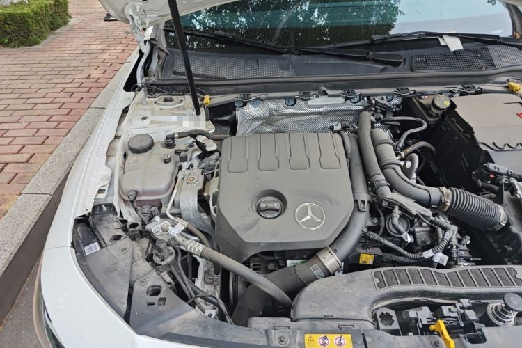 Used Mercedes-Benz CLA 2024-Year Facelifted CLA 200 Engine Bay Right