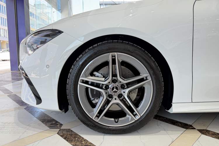 Used Mercedes-Benz CLA 2024 CLA 200 Shooting Brake Exterior 2