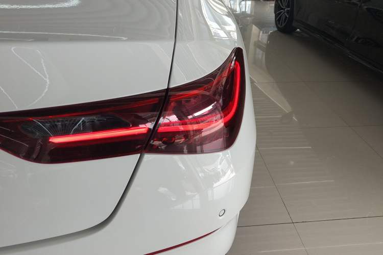 Used Mercedes-Benz CLA 2024-Year Facelifted CLA 200 Exterior 3