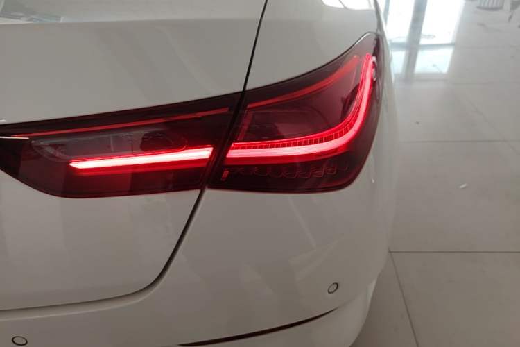 Used Mercedes-Benz CLA 2024-Year Facelifted CLA 200 Exterior 3