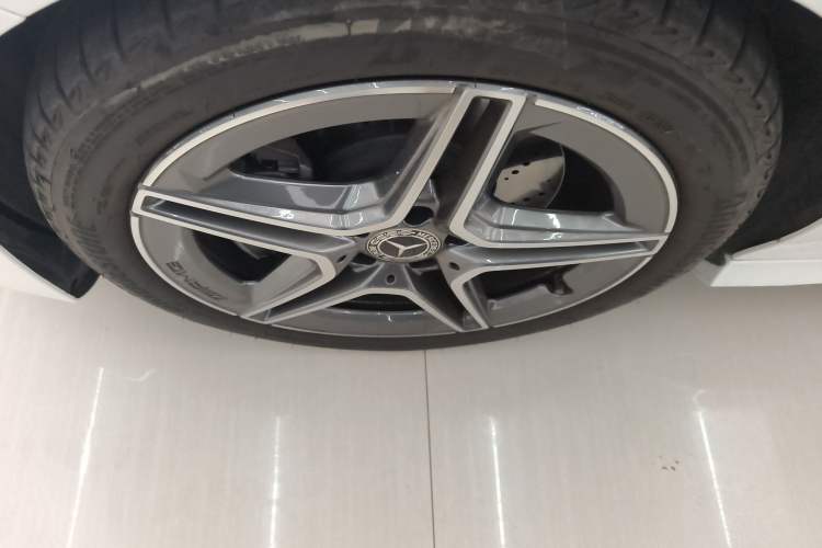 Used Mercedes-Benz CLA 2024-Year Facelifted CLA 200 Exterior 4