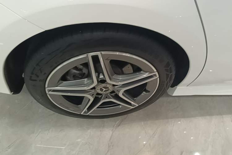 Used Mercedes-Benz CLA 2024-Year Facelifted CLA 200 Exterior 5