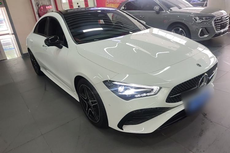 Used Mercedes-Benz CLA 2024 CLA 220 Front Right 45 Deg