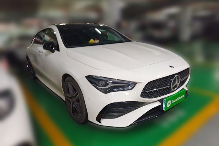 Used Mercedes-Benz CLA 2024 Facelifted CLA 260 4MATIC Shooting Brake Front Right 45 Deg