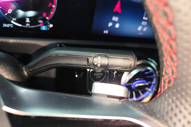 Used Mercedes-Benz CLA 2024 Facelifted CLA 200 Shooting Brake Gear Lever
