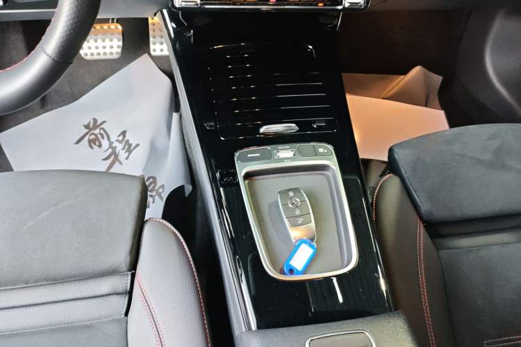 Used Mercedes-Benz CLA 2024 Facelifted CLA 200 Shooting Brake Gear Lever