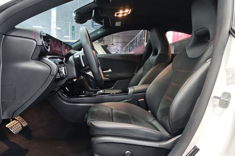 Used Mercedes-Benz CLA 2024-Year Facelifted CLA 200 Interior 1