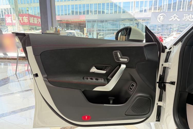 Used Mercedes-Benz CLA 2024 CLA 200 Shooting Brake Interior 12