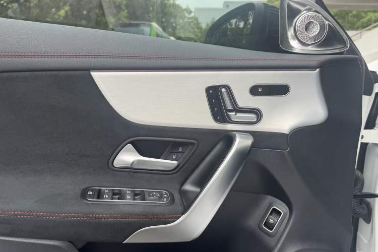 Used Mercedes-Benz CLA 2024 CLA 220 Interior 2