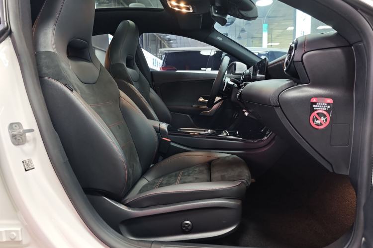 Used Mercedes-Benz CLA 2024-Year Facelifted CLA 200 Interior 2