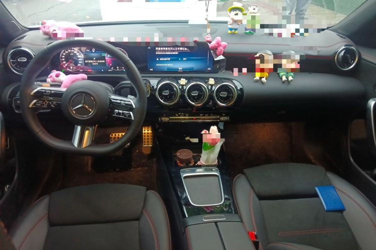 Used Mercedes-Benz CLA 2024-Year Facelifted CLA 200 Interior 2