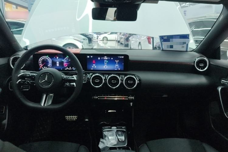 Used Mercedes-Benz CLA 2024 CLA 200 Shooting Brake Interior 2