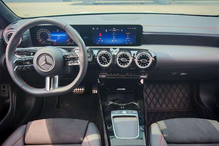 Used Mercedes-Benz CLA 2024 CLA 200 Shooting Brake Interior 2