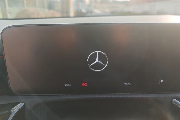 Used Mercedes-Benz CLA 2024 CLA 200 Shooting Brake Interior 3