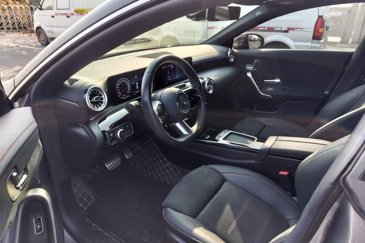 Used Mercedes-Benz CLA 2024 CLA 200 Shooting Brake Interior 3