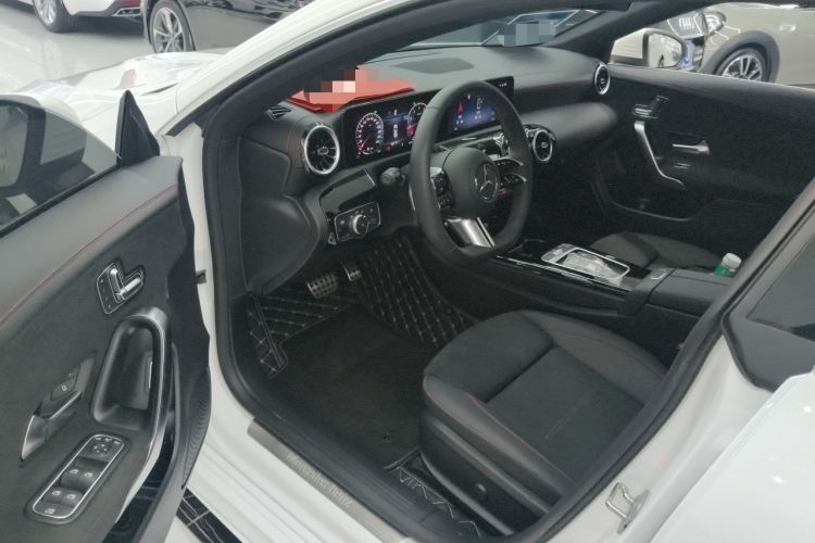 Used Mercedes-Benz CLA 2024 CLA 200 Shooting Brake Interior 3