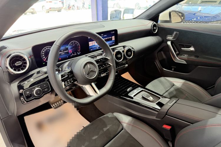 Used Mercedes-Benz CLA 2024 CLA 200 Shooting Brake Interior 3